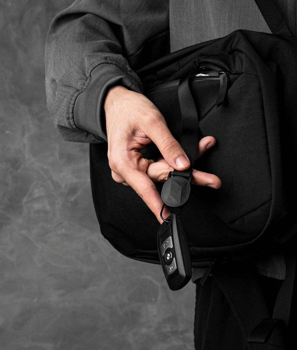 MetroBackpackAxoflux400DBlack_0029.jpg