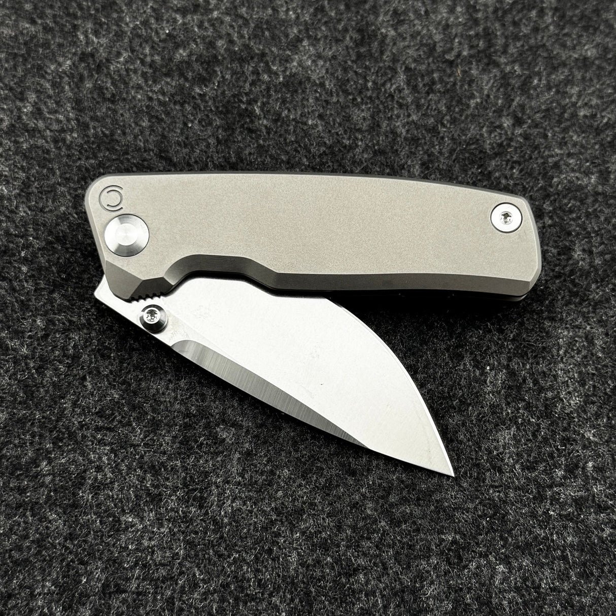 CornCraft Redshift Thumb Stud Knife