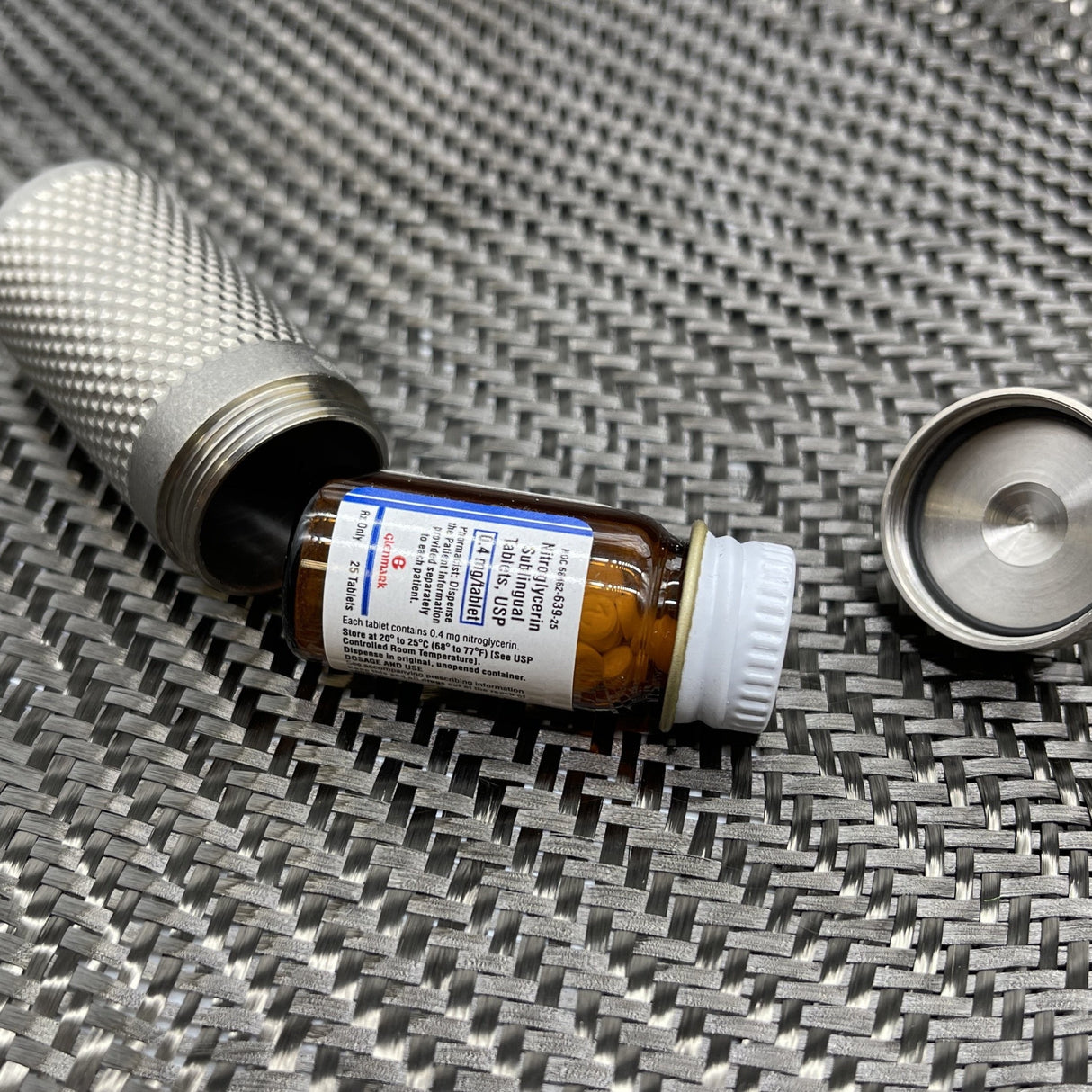 CountyComm Piccolo XL Titanium Vault (V2)
