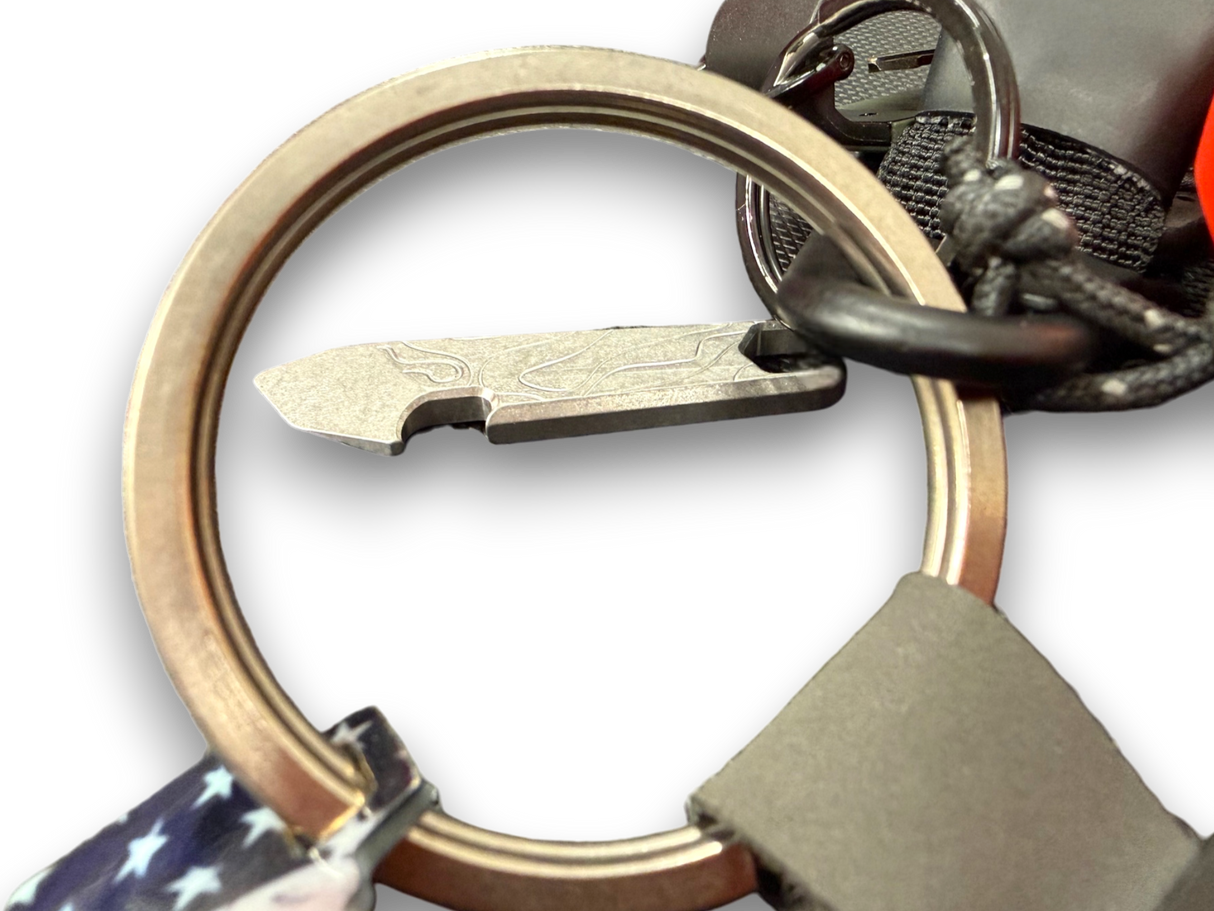 CountyComm Wedg-E Titanium Pry Tool