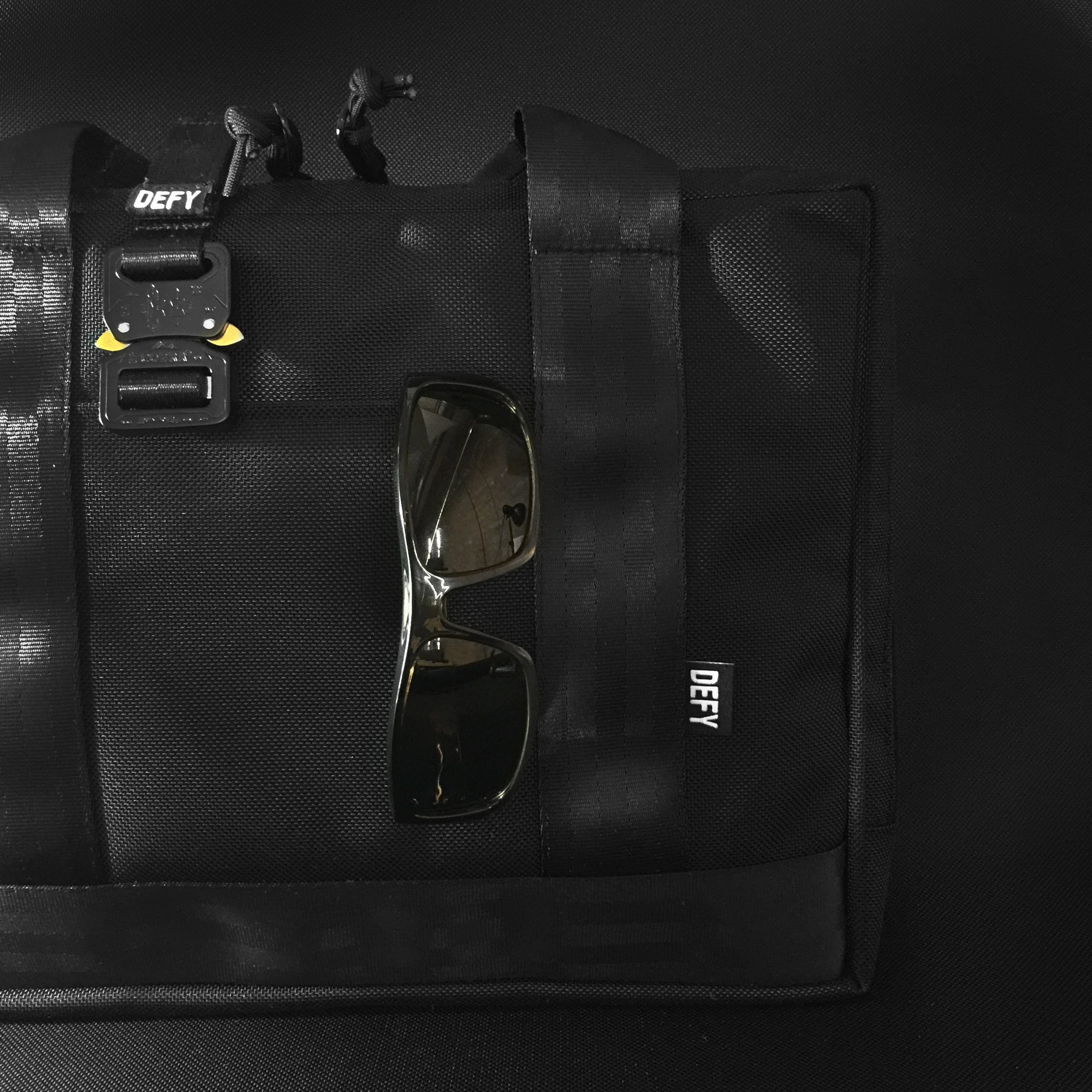 Defy Slim Briefcase – Mukama