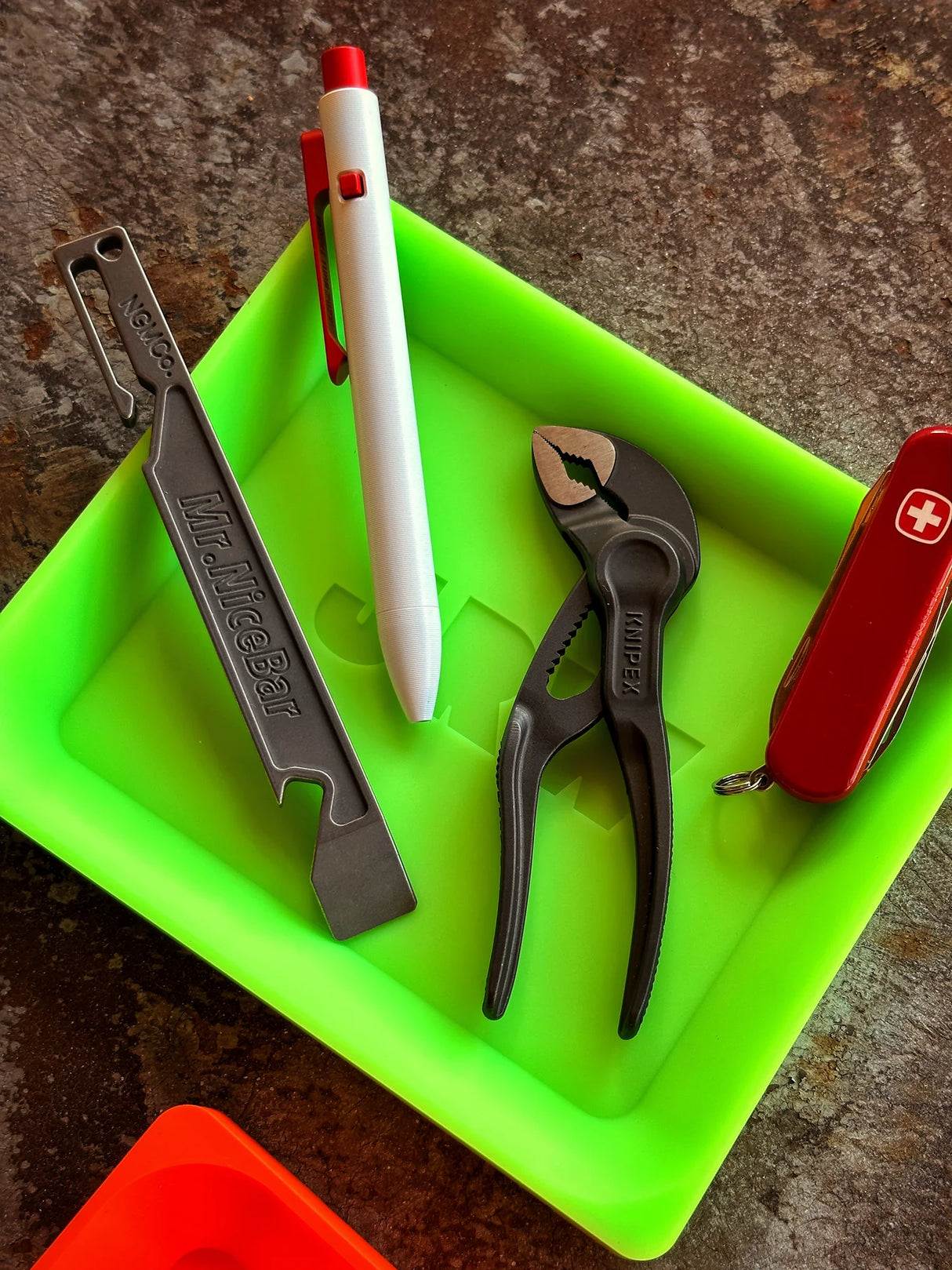 Deep Pocket Flex Tray