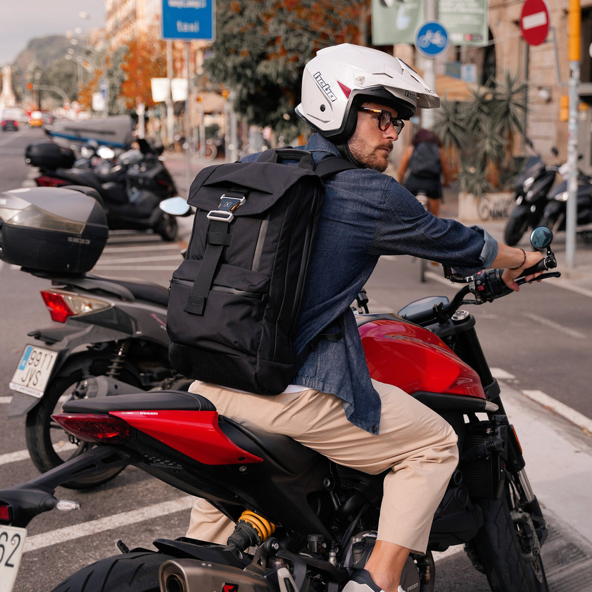 Huru Model H2 22 L Backpack