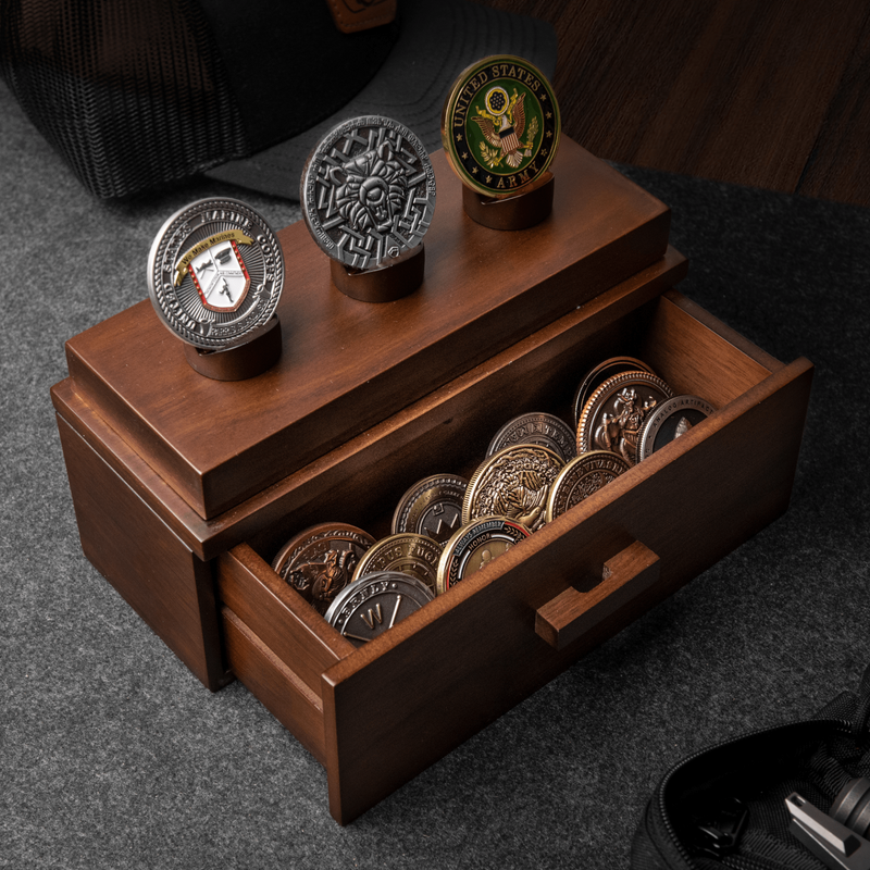 Podium Coin Rack Holme & Hadfield Podium Coin Display – Mukama
