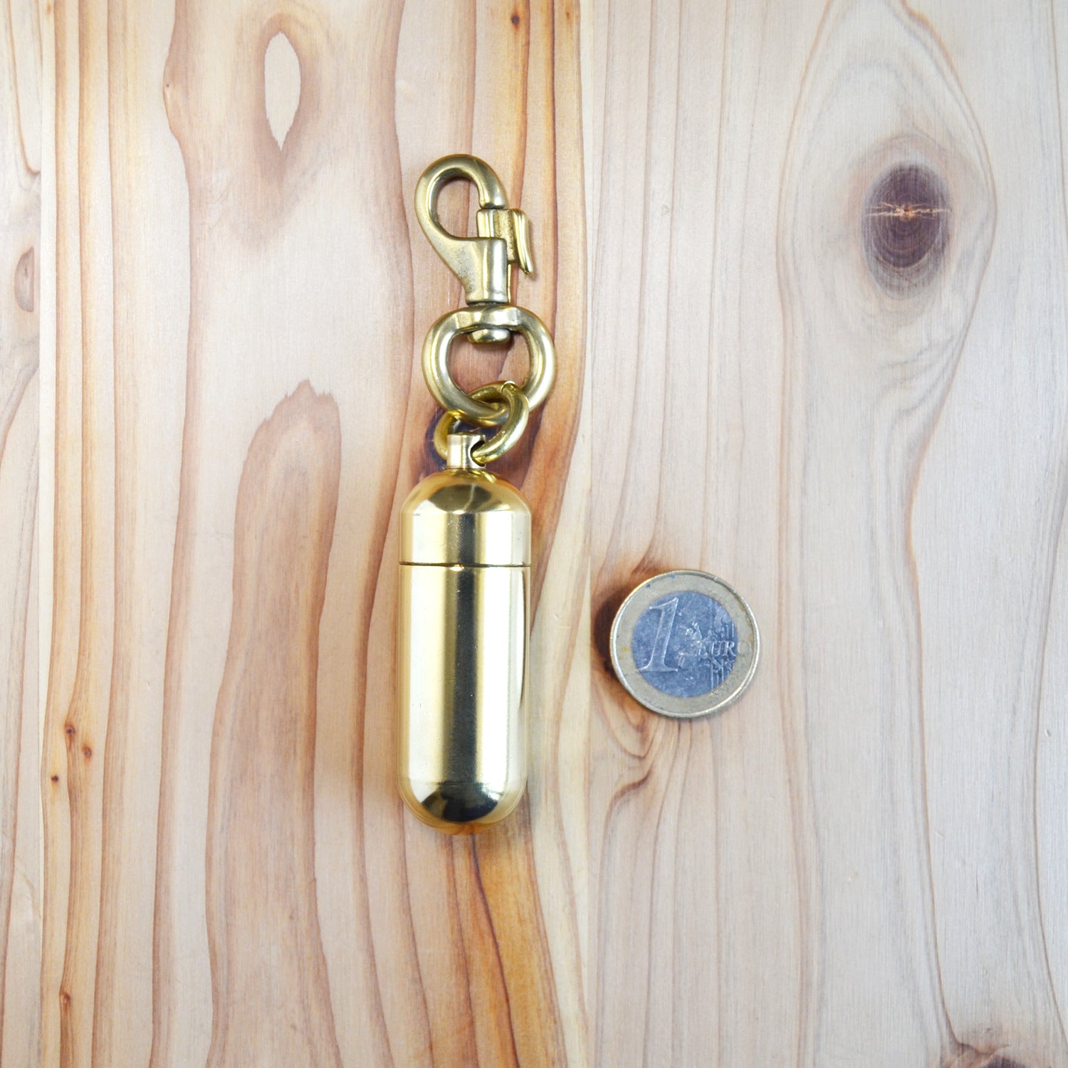 Kobashi Studio Capsule key chain large – Mukama
