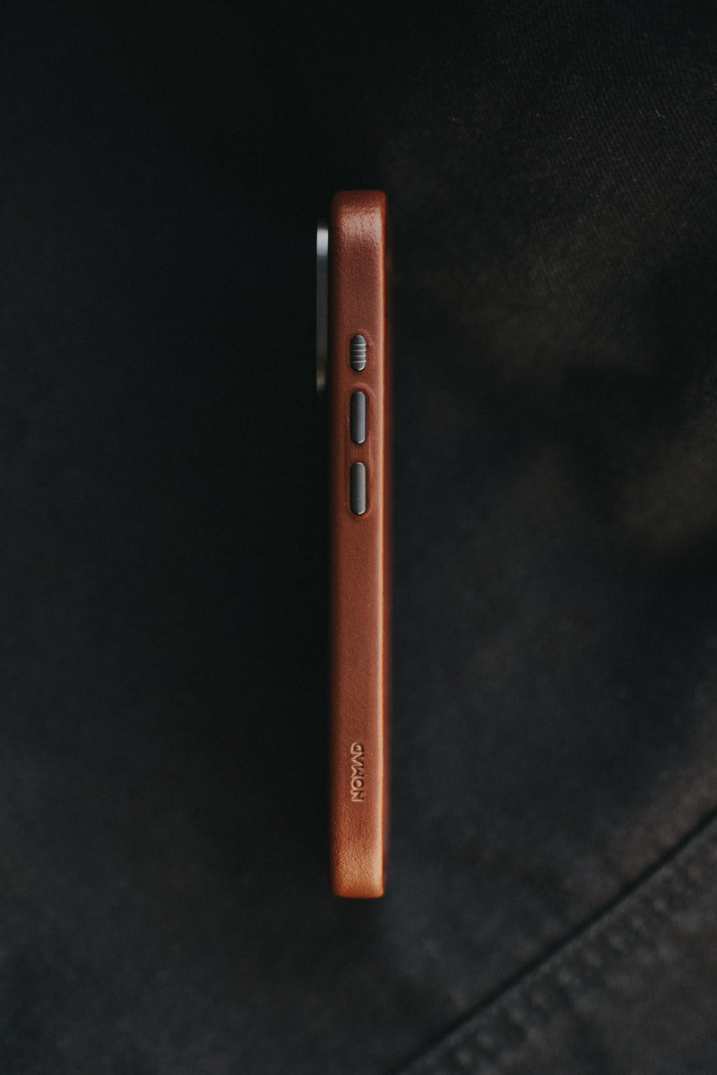 Nomad Traditional Leather Case Horween iPhone Series 17