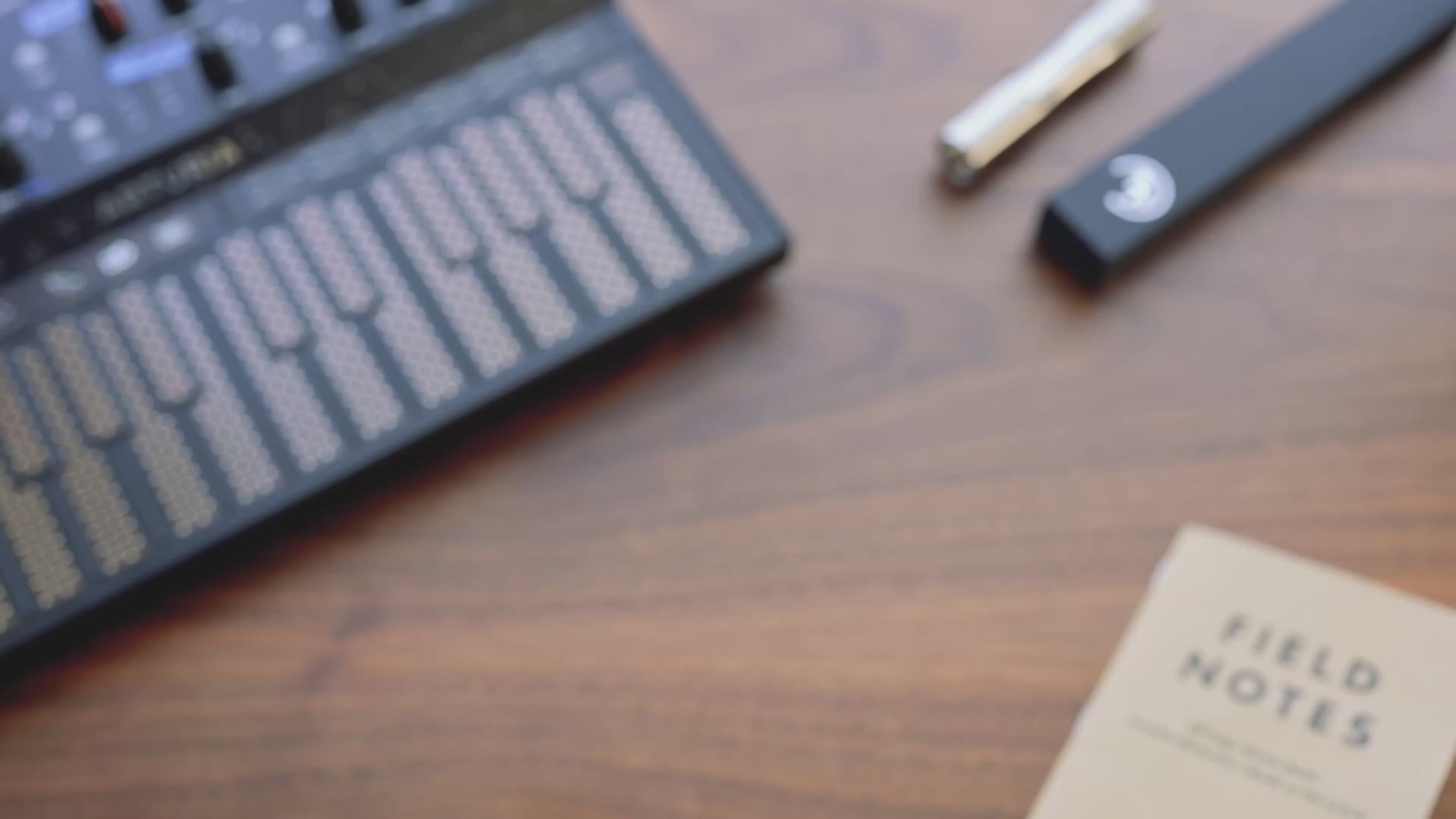 Tactile Turn Switch Titanium Pen – Mukama