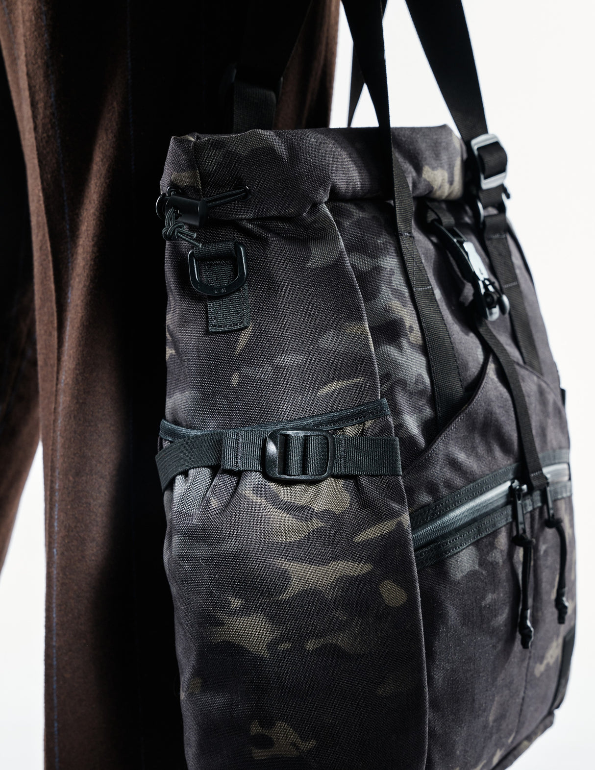 the-brown-buffalo-conceal-tote-edc-laptop-bag-weather-resistant-everyday-use-1000d-nylon-multicam-black1_edited.jpg