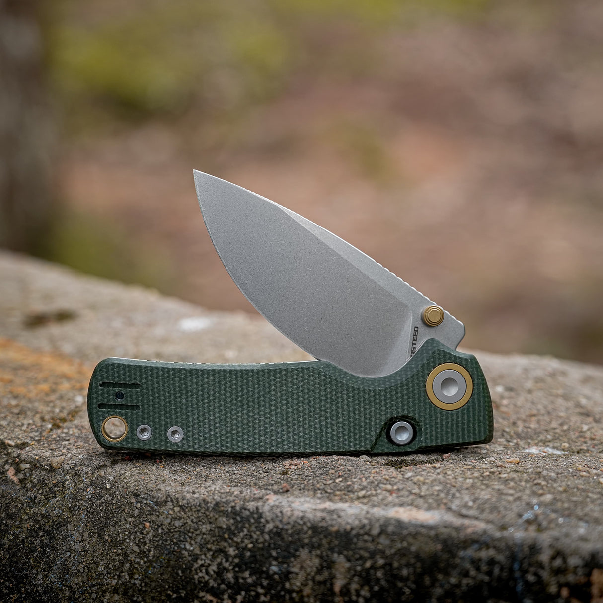 Vosteed Porcupine Thumb Stud Knife