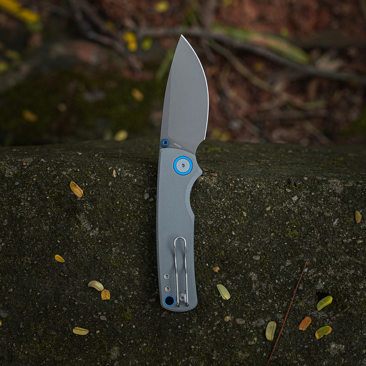 Vosteed Porcupine Thumb Stud Knife