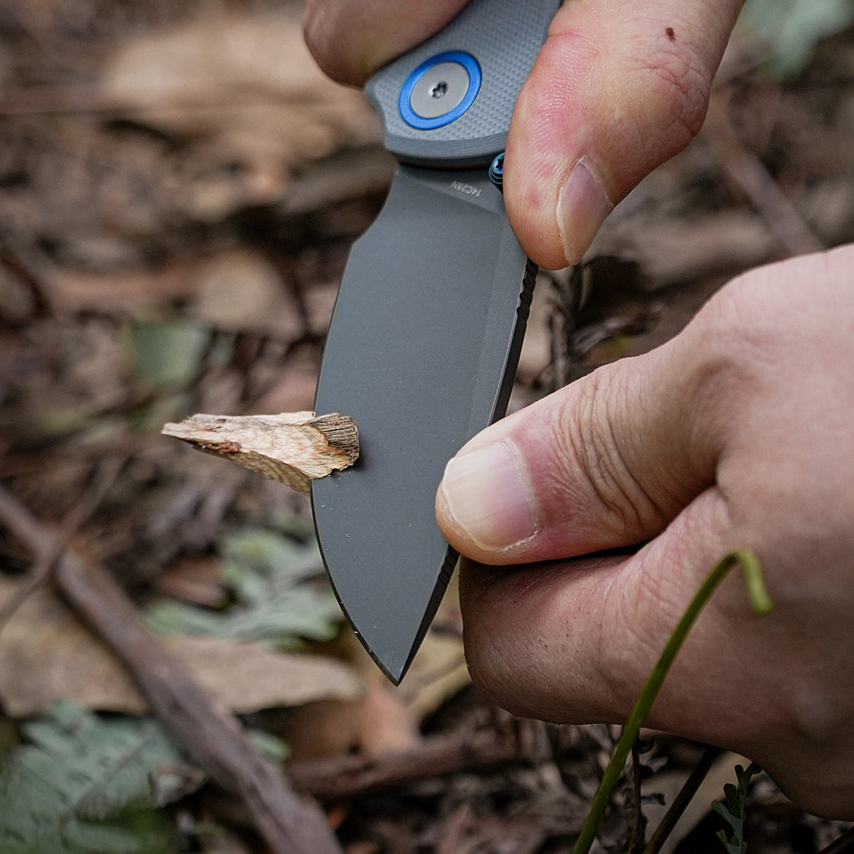 Vosteed Porcupine Thumb Stud Knife